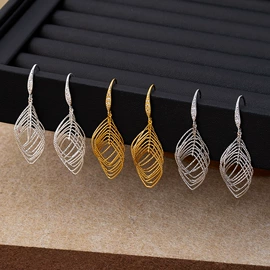 项链;耳环;手链