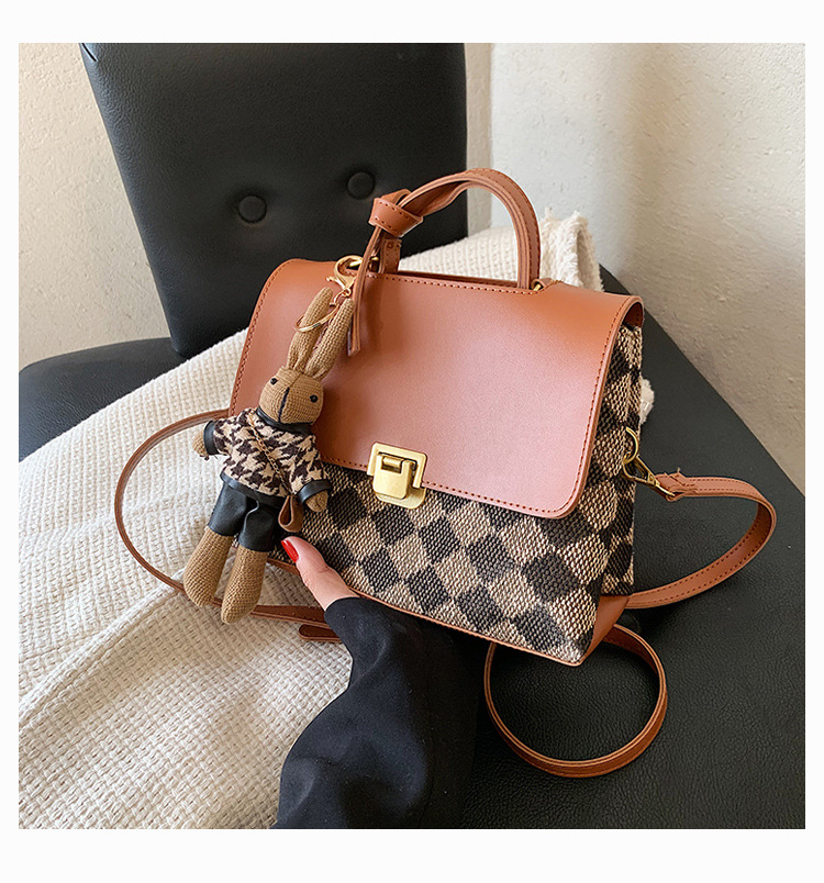 autumn and winter 2021 new fashion checkerboard single shoulder messenger bag wholesalepicture3