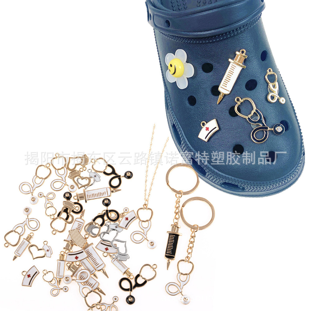 Zapatos agujero joyería DIY pulsera collar de aleación goteo aceite colgante jeringa aparato médico estetoscopio Accesorios