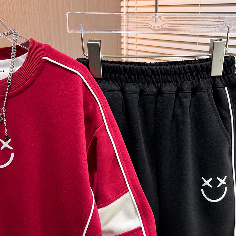 Set sport pentru băieți 2024, primăvara nouă, cu față zâmbitoare, din două piese, pentru copii de vârstă mijlocie și bisexuală, la modă_voghion.com