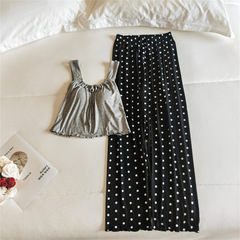 薄いパジャマの女性のモーダル綿のベストのズボンの2つのセットは胸のパッドのカジュアルな波のズボンの部屋の服を持って外に着ることができます。