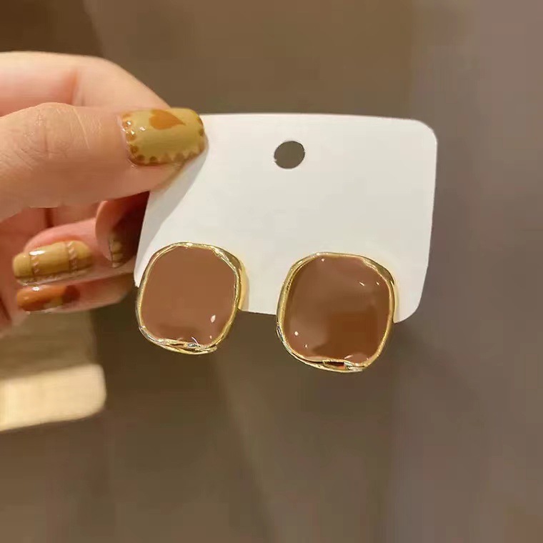 ee2255a932f42b8690f55f576f9e61