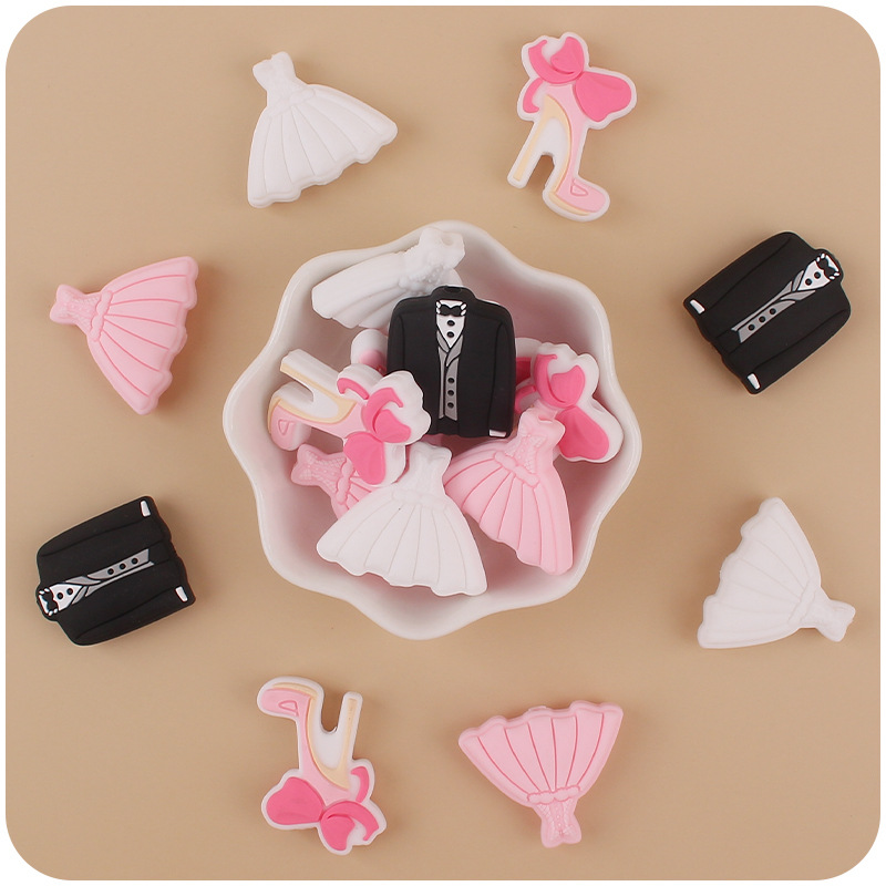 Nuevo bebé de dibujos animados vestido de novia teether bebé creativo DIY silicona teether chupete cadena pequeños accesorios