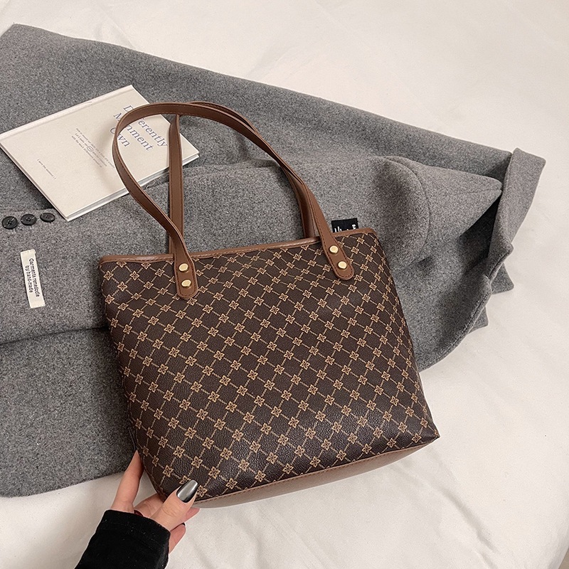 2024 invierno retro bolso de mano de gran capacidad para mujeres nuevas bolsas de brazo de estilo extranjero bolsas de hombro para viajar