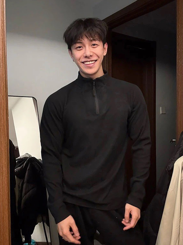 Gray oscuro medio cremallera camiseta de terciopelo para hombres otoño y invierno estilo americano cuello vertical con entrenamiento físico camiseta de manga larga