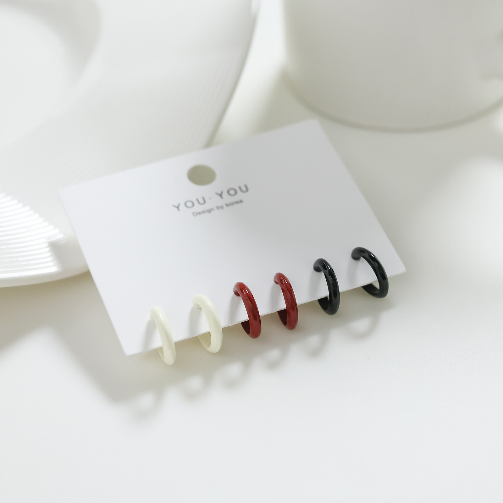 Juego de pendientes de aguja plateados, sencillos y compactos para mujer, pendientes geométricos en forma de corazón, bonitos, dulces y versátiles, venta al por mayor para puestos de mercado