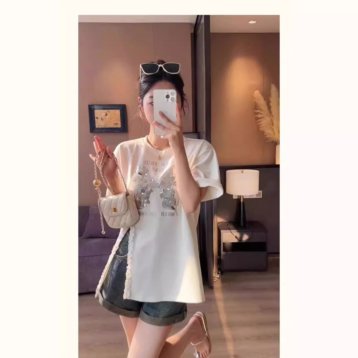 Camiseta de manga corta con lentejuelas de mariposa con costuras de encaje para mujer 2024 verano nuevo estilo suelto y delgado para mujer