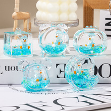 可爱背带鸭公仔入油流沙瓶桌面摆件亚克力钥匙扣包包挂件礼品批发