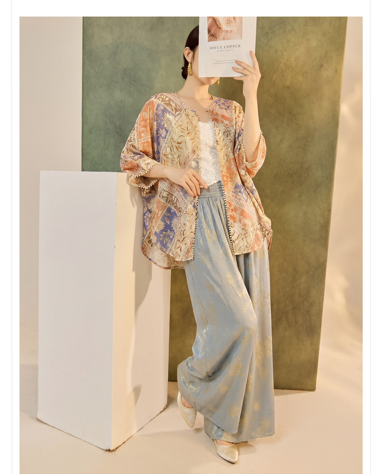 Áo cardigan mùa hè mỏng nhẹ thoáng khí, họa tiết in chống nắng đính cườm, dáng rộng — Xanh da trờicolor, Thái Đường chi tiết 3