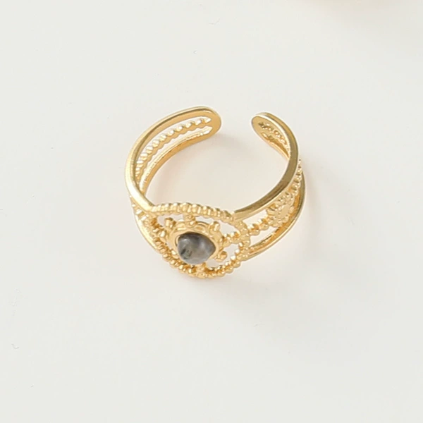 The sun hollow bellstone