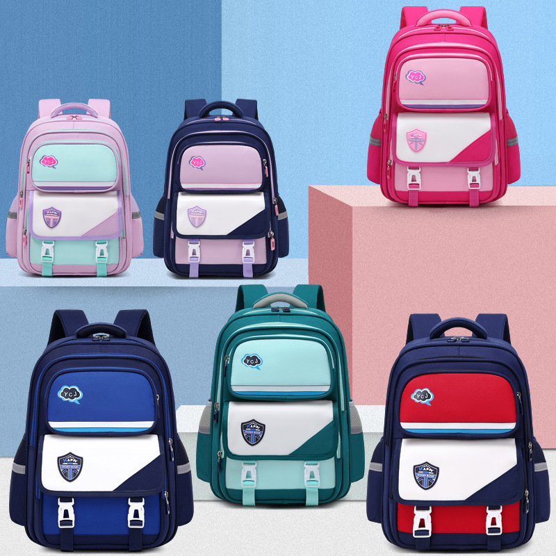 2023新型小学生のカバンの背もたれは一二三から六年生の子供の肩の防水の軽いカバンを負担します。|undefined