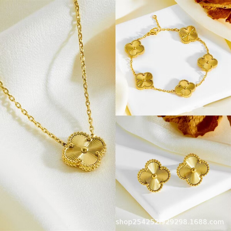 High-End Gold Laser Five-Leaf Clover Bracelet, Lucky Four-Leaf Clover Bracelet, 18K Electroplated Versatile Bracelet Wholesale