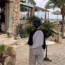 现 韩国设计师mo*nda*圆领撞色休闲针织衫韩系女装高级百搭上衣