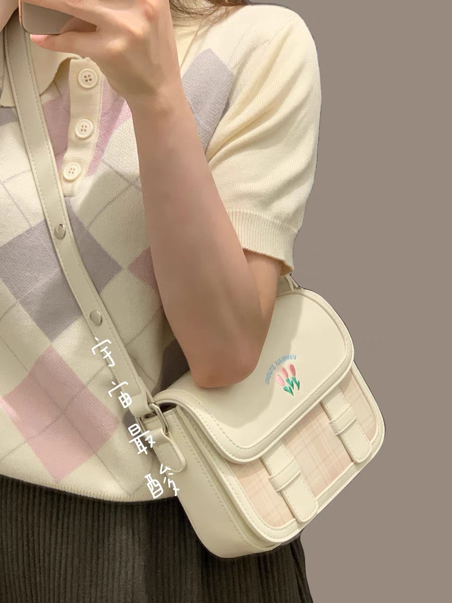 امرأة صغير جلد غير حقيقي ورد أنيق مشبك مغناطيسي حقيبة الإبط display picture 3