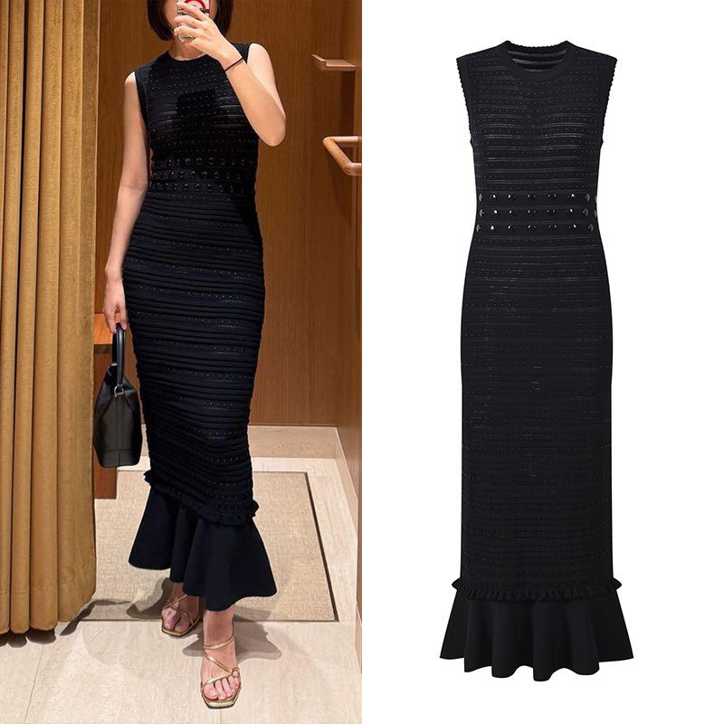 2025 Autumn New Style Elegant Slim-Fit Black Round Neck Sleeveless Long Mermaid Dress with Lace and Rhinestones