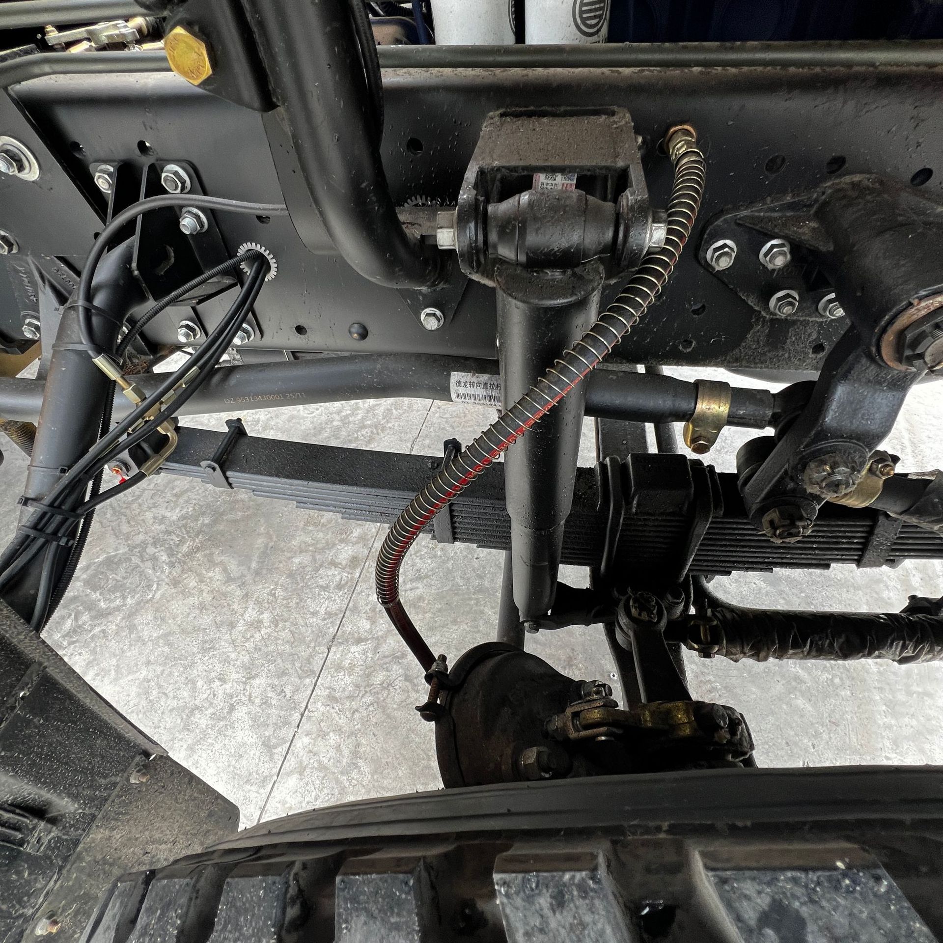 Factory Exports Remanufactured Howo Heavy-Duty Tractors, Dump Trucks, Tow Trucks, Cranes, and Buses