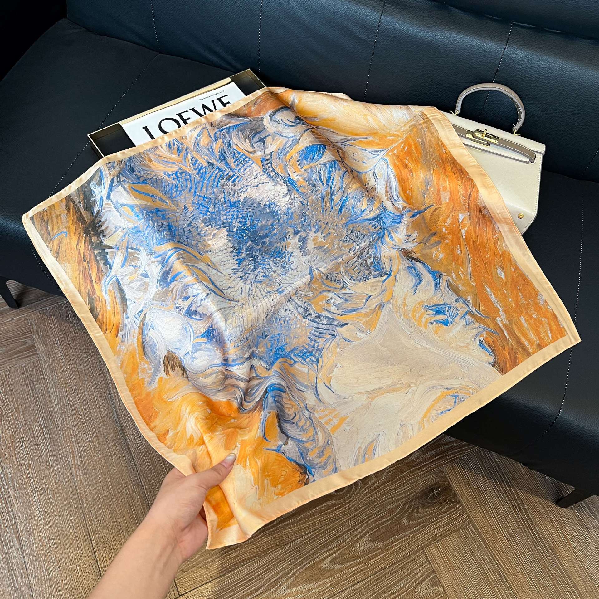 Transfronterizos nuevos bufandas de seda azul de alto nivel de seda cuadrada de simulación bufandas de moda de decoración de moda de combinación bolsa correa de pelo bufandas profesionales