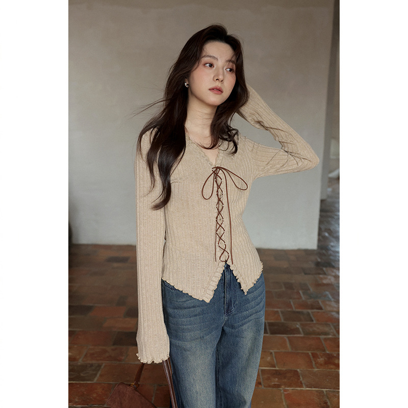 Ximeng 2025 New Autum Korean Style Lazy Chic Top with Elegant Design and Western Style Slim V-Neck Strap T-Shirt