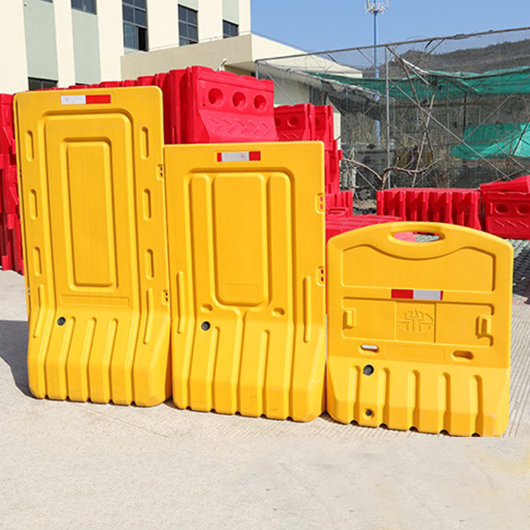 水马注水围挡全新料滚塑水马组合现货围挡塑料水马吹塑隔离墩