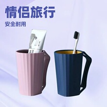 ���ڱ�ϴ������ˢ�����ֱ��pɫ��Ů�W���n������һ����ˢ�����ڱ�