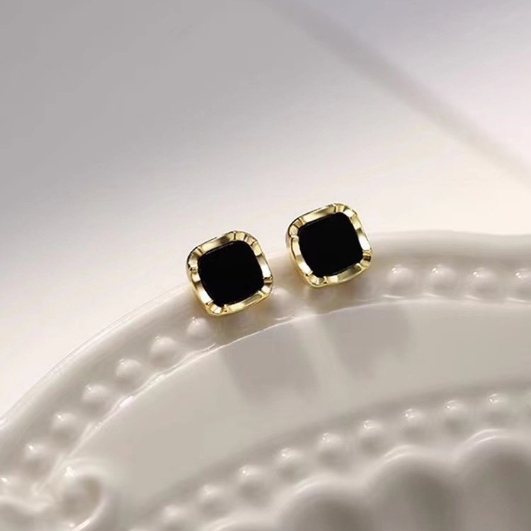 Black geometric square small sophisticated design fashionable…