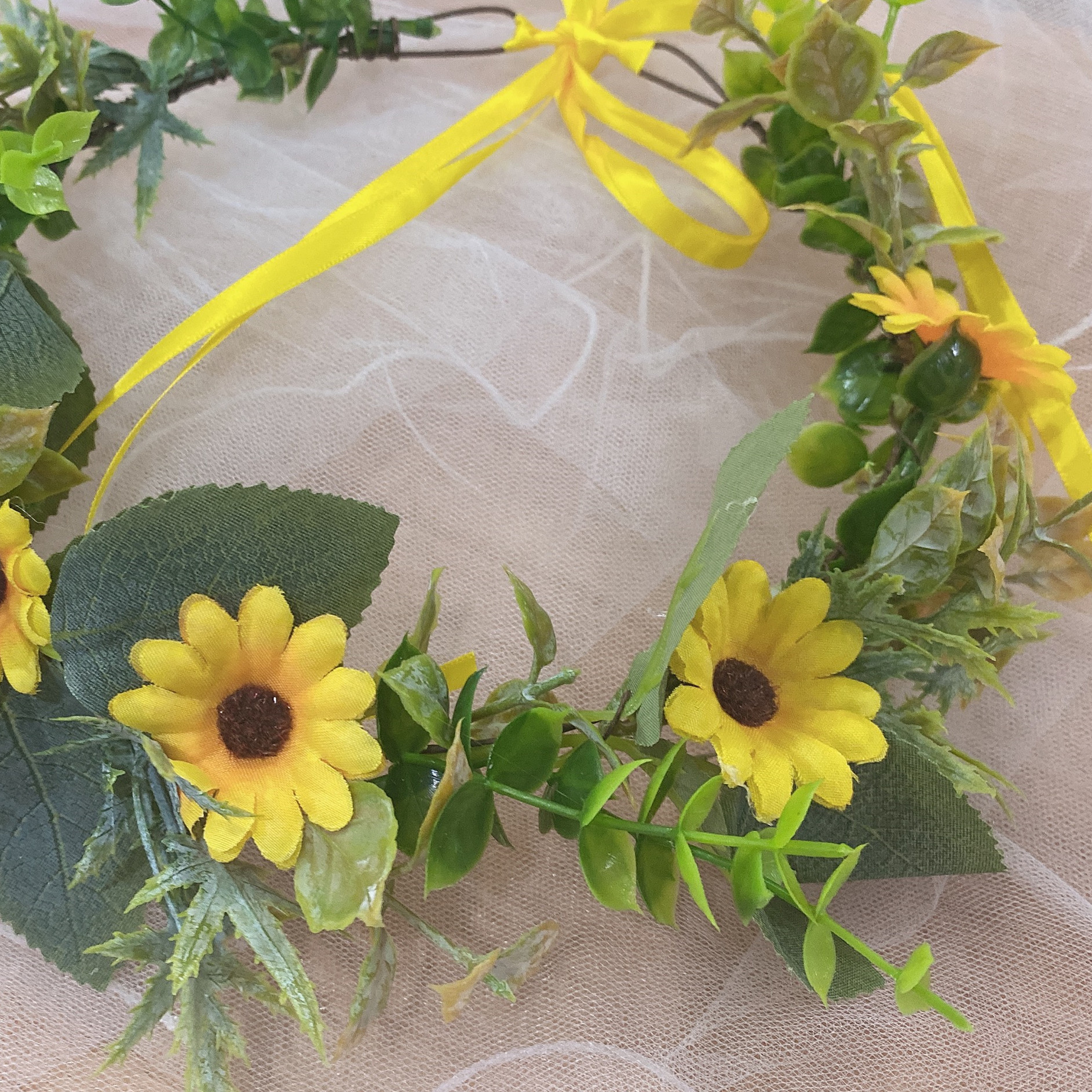 Fashion Daisy Headdress Simulation Flower Bridal Garland Hairband Wholesale display picture 1