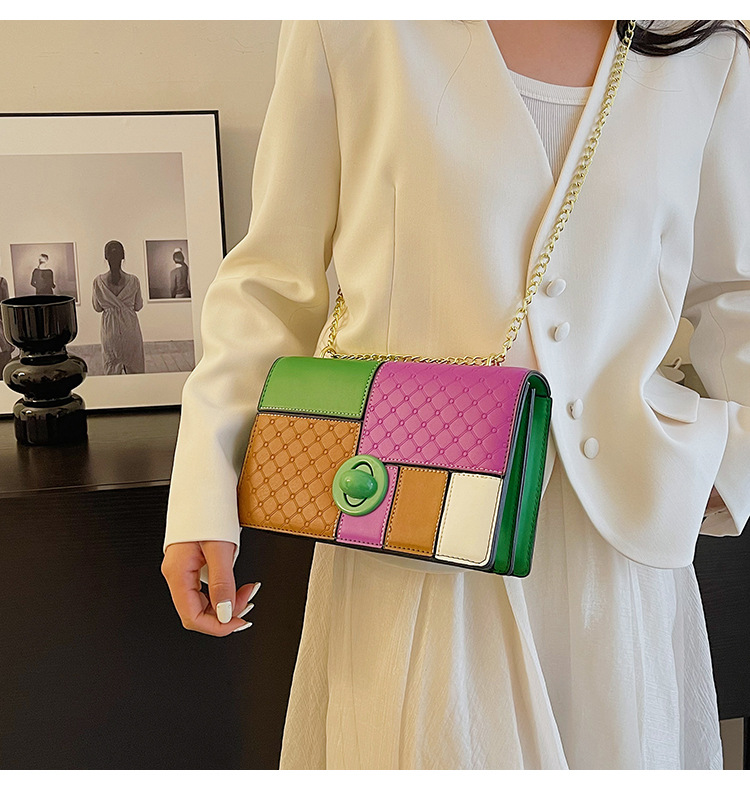 Piccola borsa a tracolla quadrata con catena borsa elegante_voghion.com