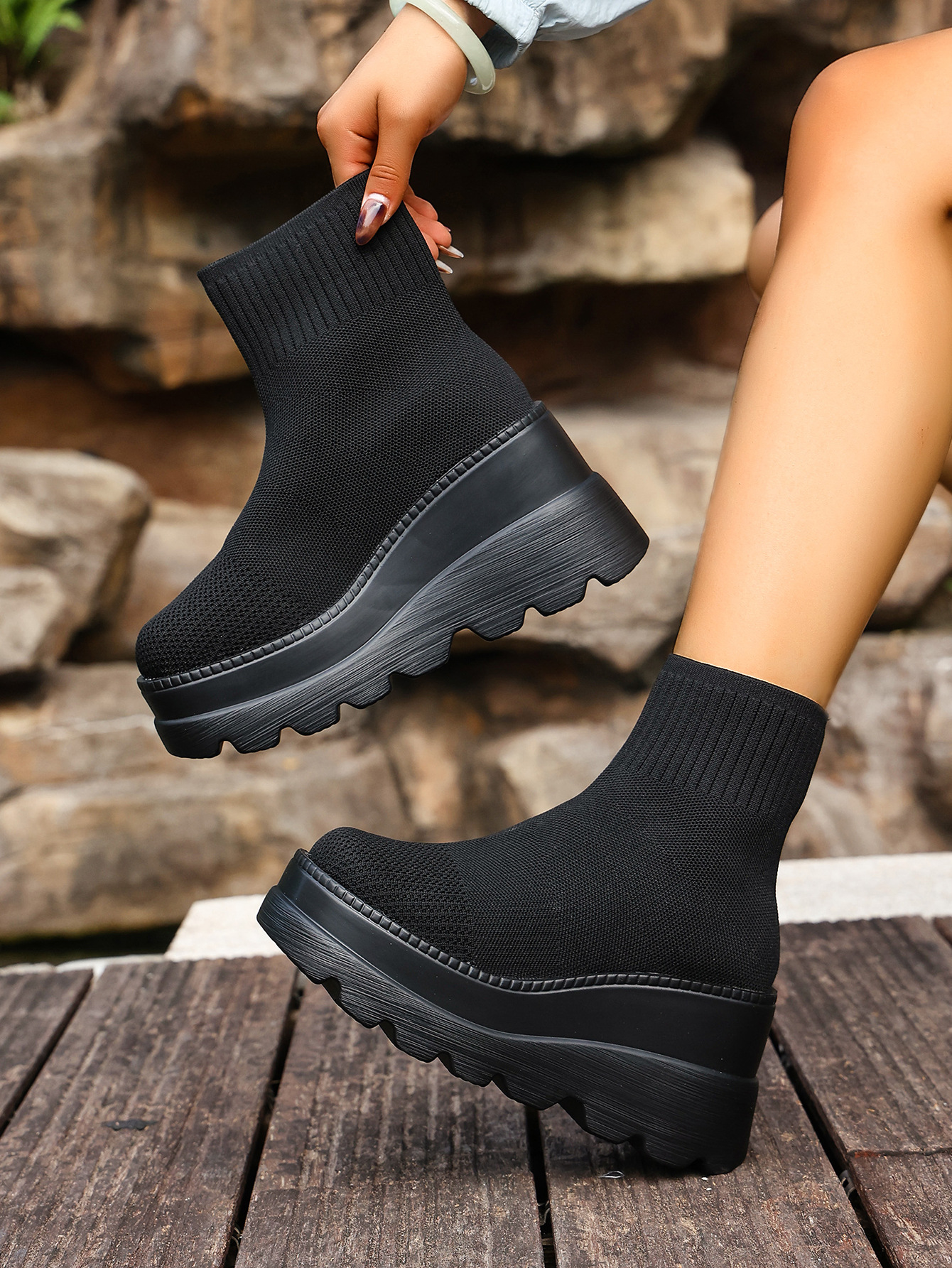 Botines cowboy mujer con cuña y plataforma estilo slip-on_voghion.com