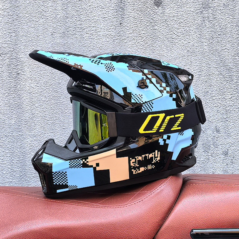 Casco todoterreno Casco de coche eléctrico Casco de rally para hombres y mujeres Casco de batería de descenso de velocidad de bicicleta de montaña Casco completo ORZ