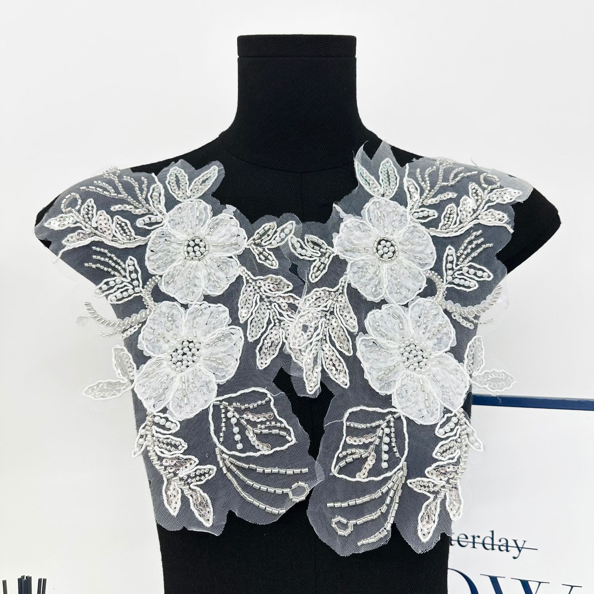 Vestido de boda cheongsam accesorios de decoración hechos a mano perlas flor parches de ropa de alta gama accesorios DIY 2026 nuevos al por mayor