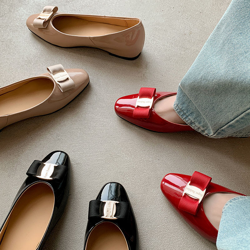 Spring New Bull Patent Leather Interior Heightening Shoes ~ Round-toed Shallow Bow Pedal Mid-heel Wedges plus size Spring New Bull Patent Leather Interior Heightening Shoes ~ Round-toed Shallow Bow Pedal Mid-heel Wedges plus size