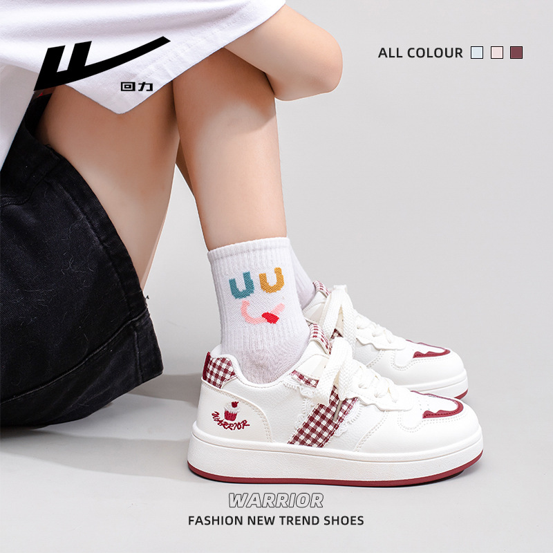 HuiLi estilo coreano vino rojo simple skate 2026 nuevos zapatos de suela gruesa estudiantes vigorosos encaje dulce zapatos de mujer simple