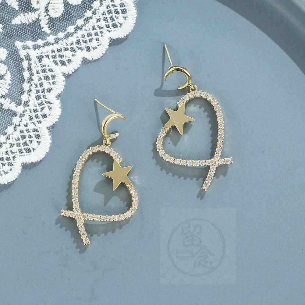 Brand fashionable earrings