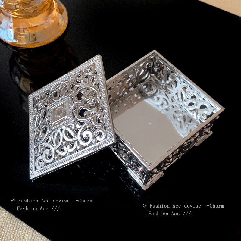 Metal high-grade jewelry storage box court style exquisite new earrings earrings necklace bracelet jewelry box wholesale women