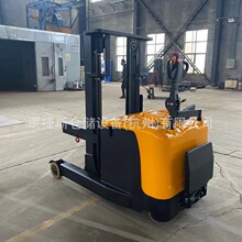 늄�ǰ��ʽ����܇Һ��ƽ��ʽ��܇1500kg�����߶�2.5m�α�С���C