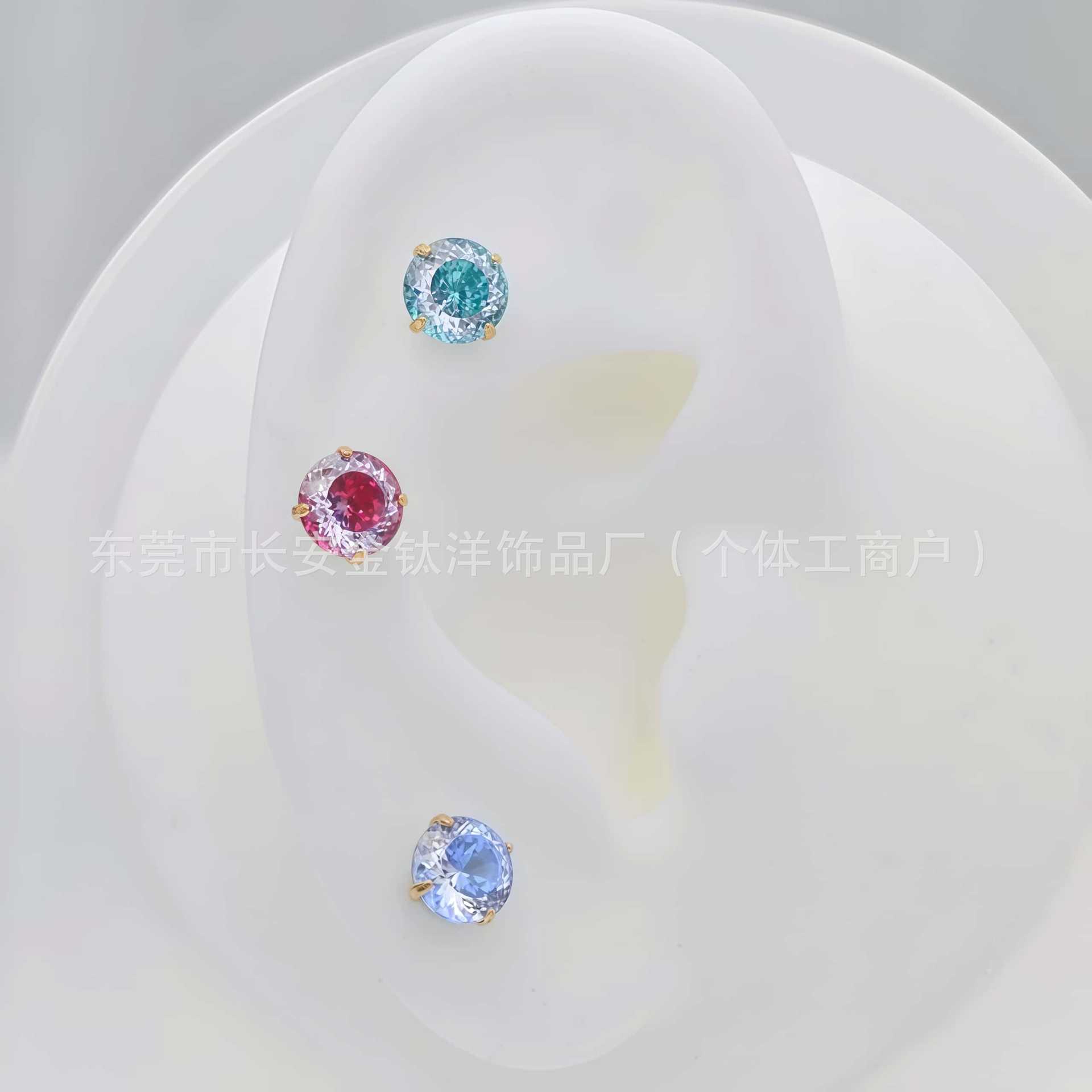 F136 Titanium 18K Gold-Plated Round Bottom Heart-Shaped Rose Lip Stud Nose Stud G23 Titanium Alloy Piercing Jewelry Ear Bone Stud detail image 4