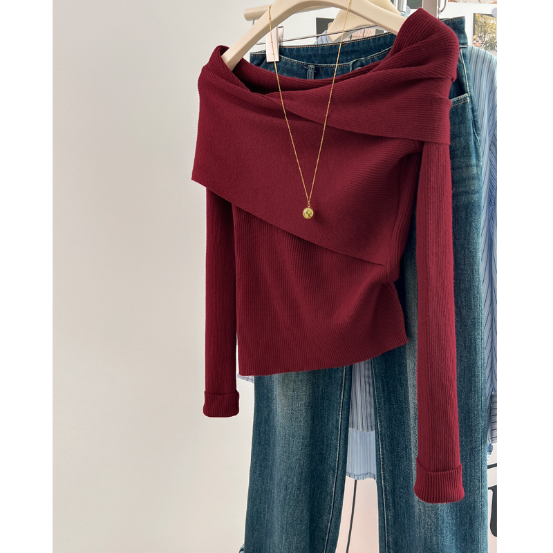 Elegant burgundy autumn long-sleeve