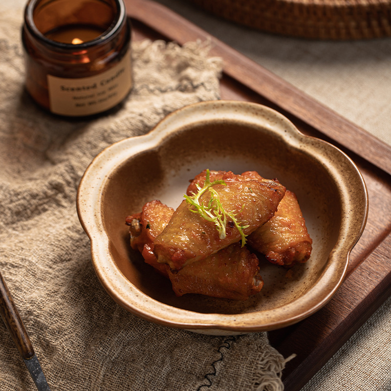 Japanese-style retro rice bowl with gold-painted petals, household oatmeal fruit salad bowl, high-looking exquisite small bowl