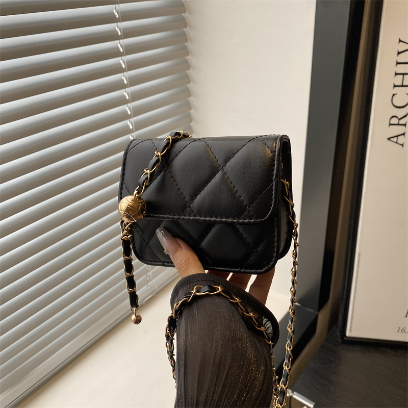 2026 New Diamond-Stitched Chain Bag, Ultra-Small Mini Elegant Small Square Bag, Versatile Everyday Chanel-Style Women's Bag
