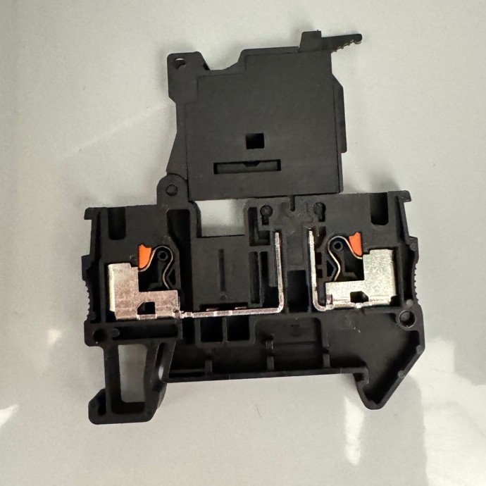 速普TP系列-正面接线-02P-4mm²悬臂式保险丝端子发光二极管AC/DC