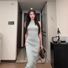 【现货】法式高级感蓝色无袖针织背心连衣裙温柔气质修身包臀裙女