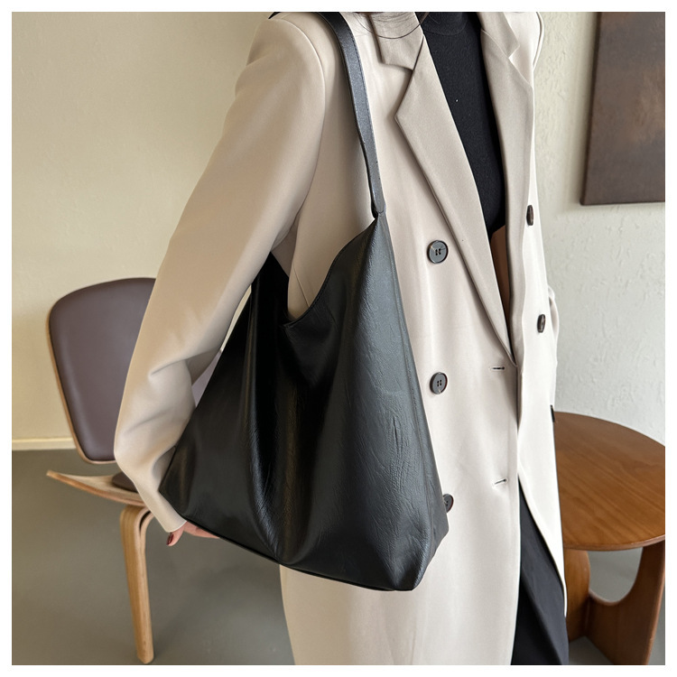 Sac à main tendance en cuir souple grande capacité pour femme, collection automne-hiver 2025, sac fourre-tout polyvalent à porter à l'épaule ou sous le bras_voghion.com