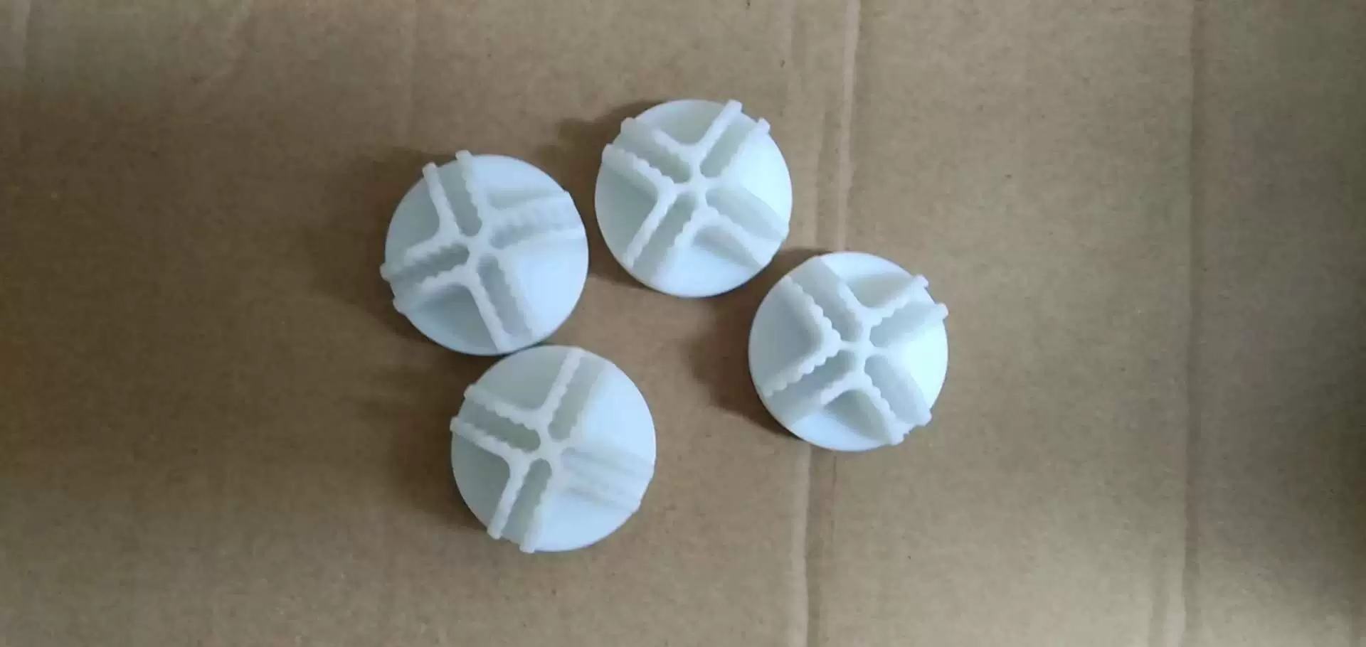 Клетка для домашних животных аксессуары Подвеска Бесплатная комбинация Пряжка пластиковая дверная Пряжка зоотовары Завод прямых продаж