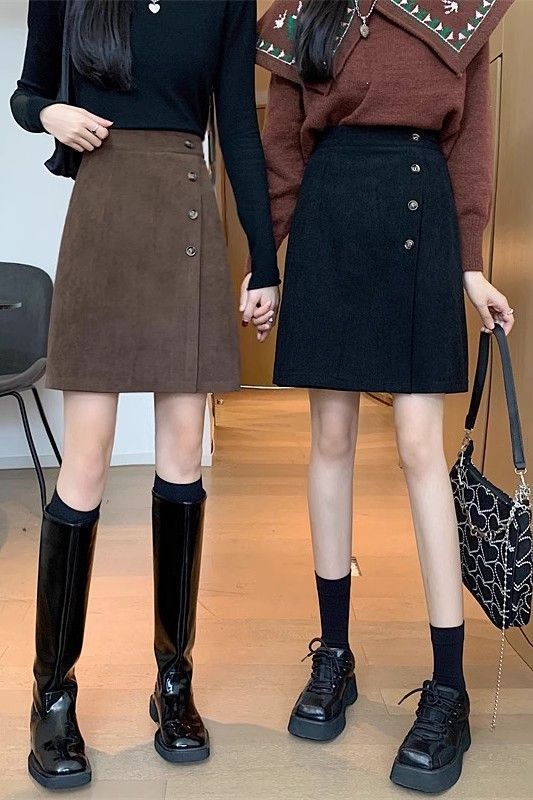 2025秋冬新款韩版灯芯绒半身裙大码显瘦单排扣百搭包臀中裙ins潮