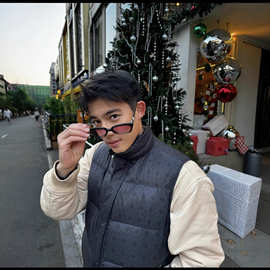 跨境【原单品质】90绒现货CH家新款银扣暗纹提花羽绒马甲男女同款