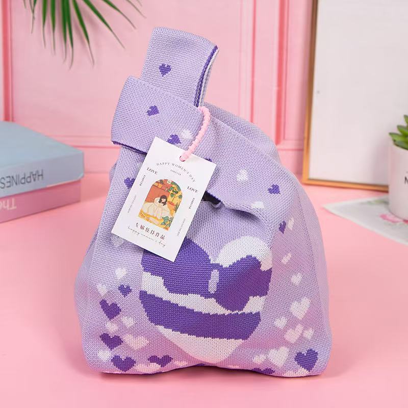 작은 하트가 가득한 보라색 + 액세서리 없음