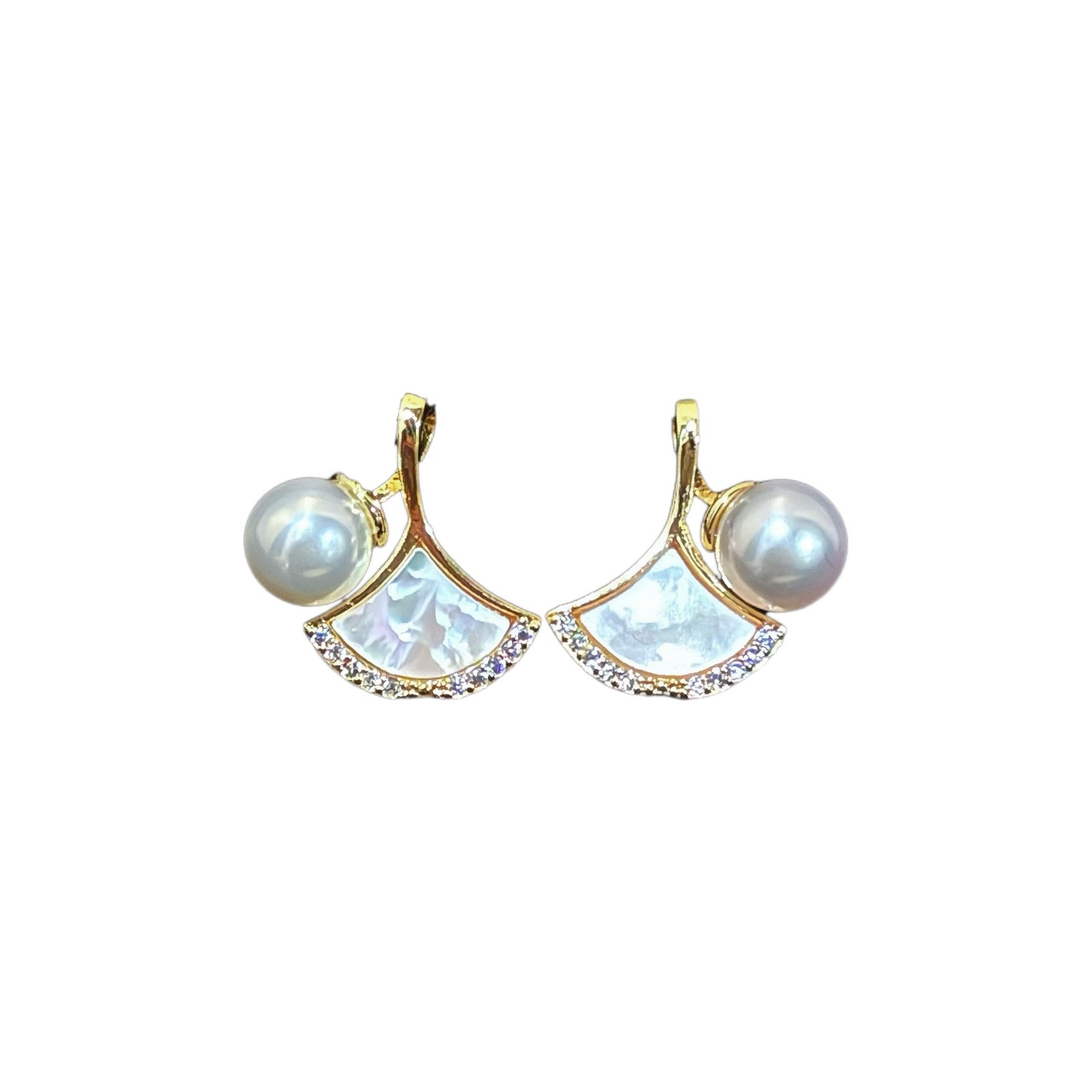 ����Դͷ����Բ��Ȼ��ˮ�����������Ҷ���ž���С����΢�����