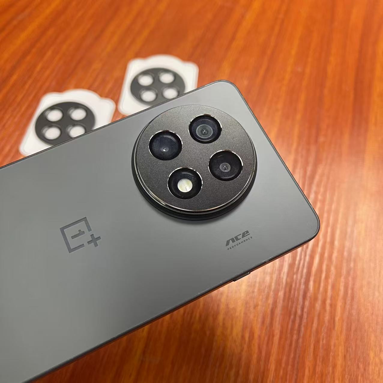Aplicable a una película de lente de teléfono móvil ACE5 cámara OnePlus 5Pro cubierta completa película protectora de metal integrada