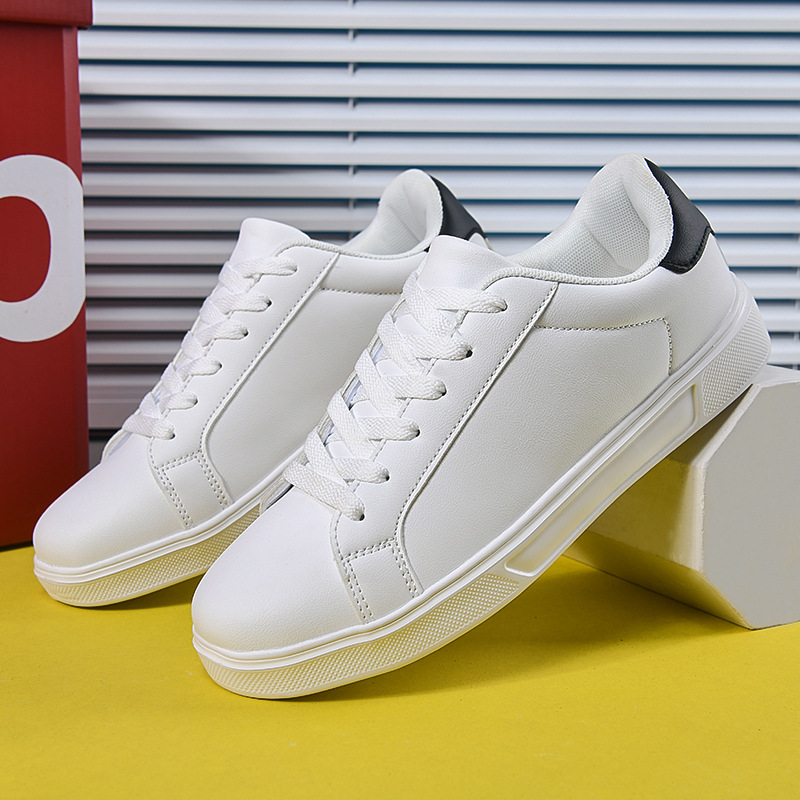 Zapatos blancos de todo fósforo primavera y otoño nuevos zapatos individuales para estudiantes masculinos y femeninos, zapatos de tabla cómodos de fondo plano, zapatos de tabla casuales de cuero coreano para hombres