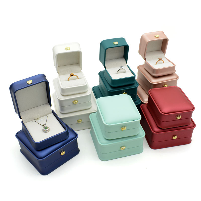 Corona caja de anillo de cintura apretada caja de joyería de cuero PU collar de boda caja de pulsera de joyería de almacenamiento de regalo